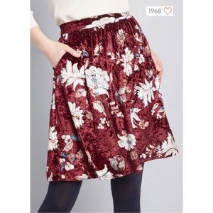 Modcloth Velvet Maroon Floral Skirt w/ pockets Medium
